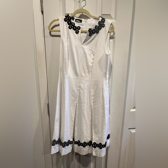 Carlisle Dresses & Skirts - Carlisle brand white and black pique dress